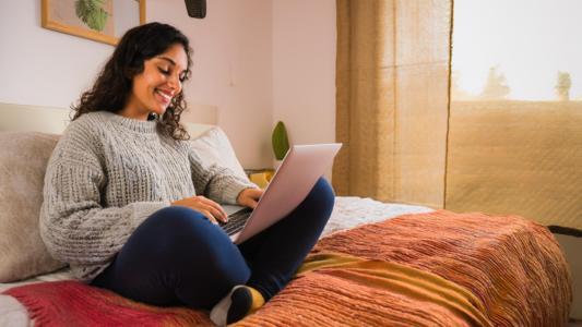 Étudiants, équipez-vous d’un ordinateur portable à prix malin avec les offres SFR fibre !